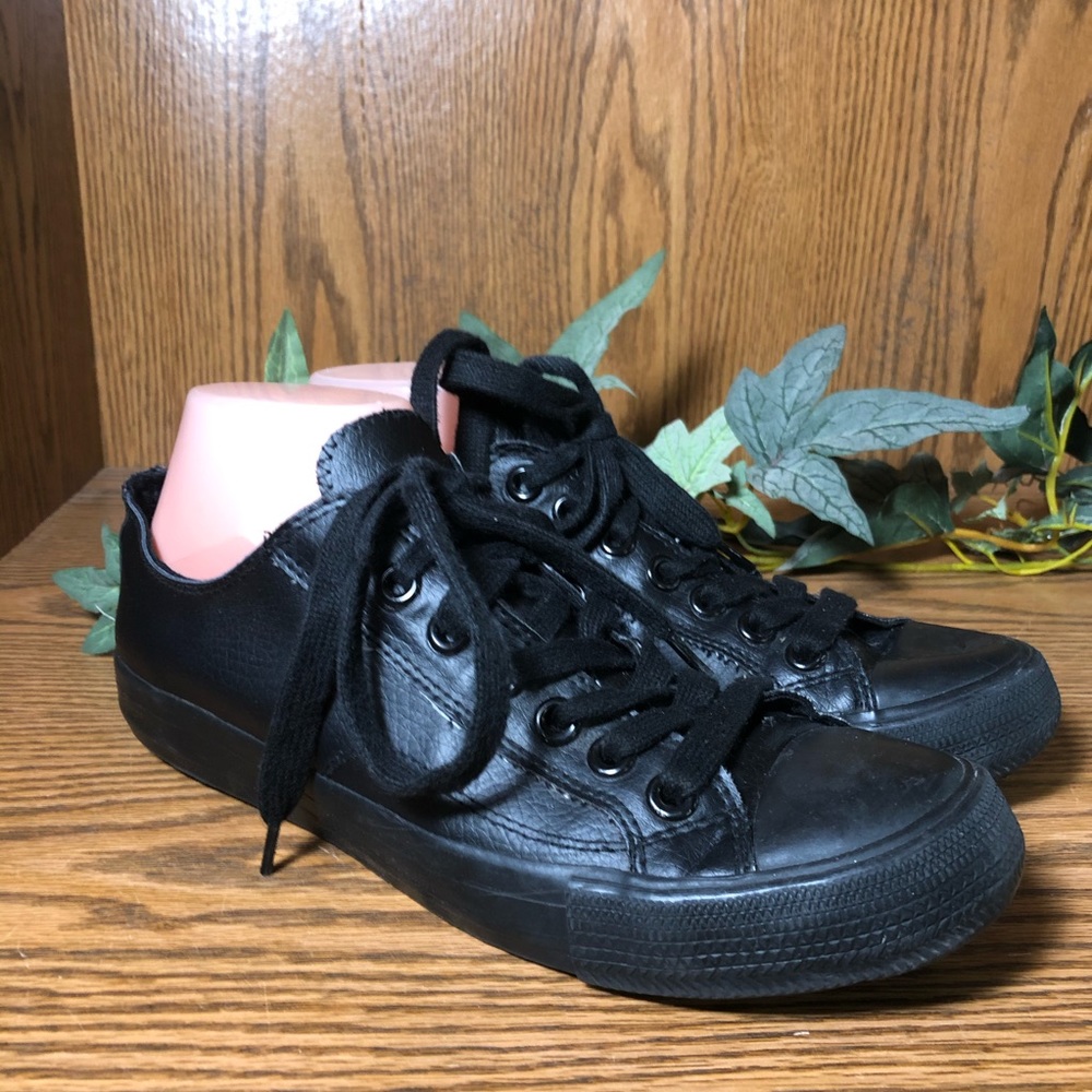 Airwalk Black sneakers 7.5